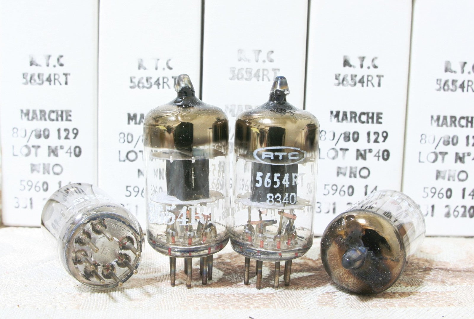 Platinum Matched 1 pair NIB NOS  RTC 6AK5  5654 TUBE  Mullard made0